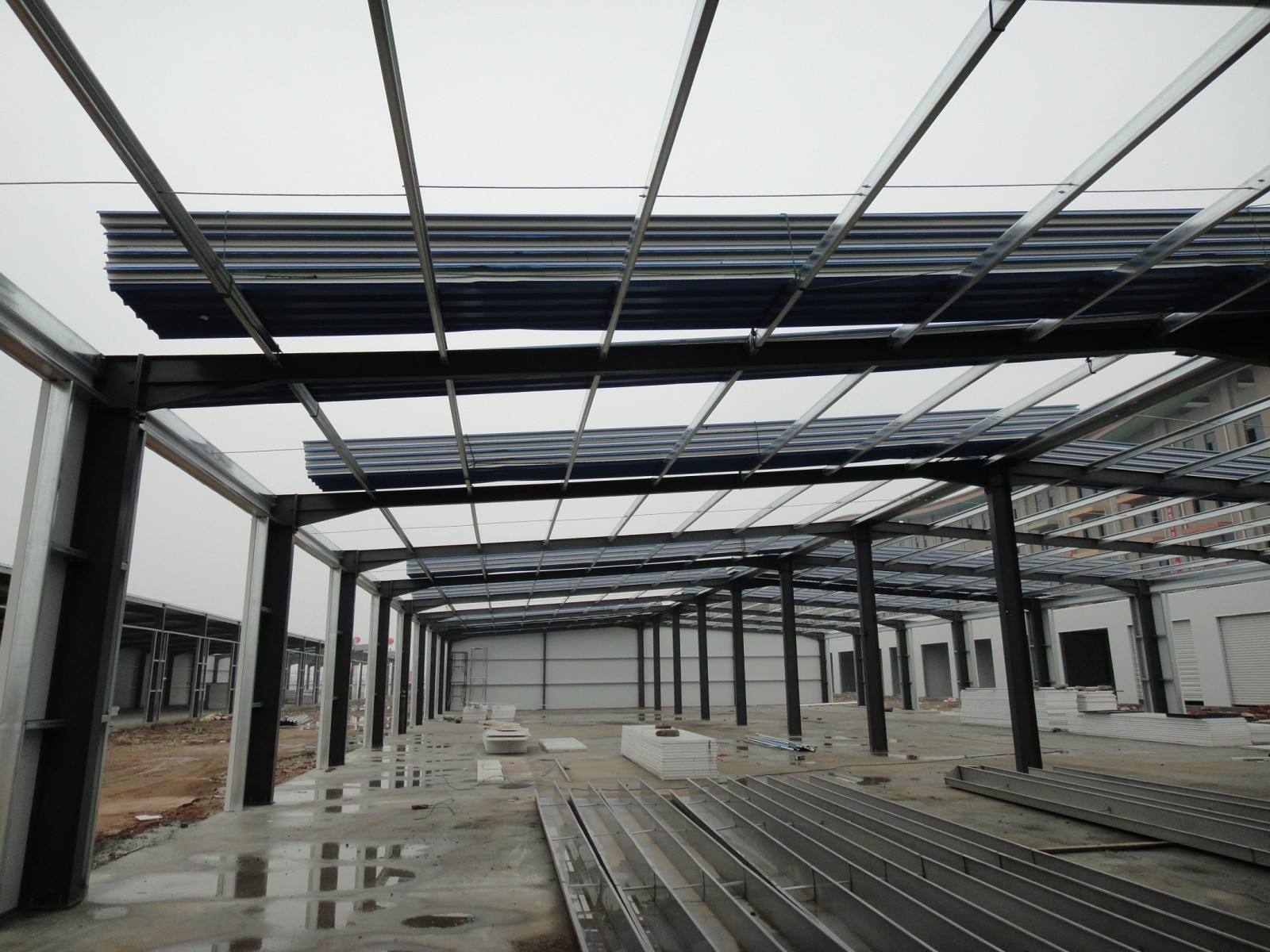 大型輕鋼廠房-帶脊梁